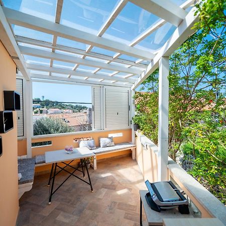 Apartments Vitoria Малий Лошинь Екстер'єр фото